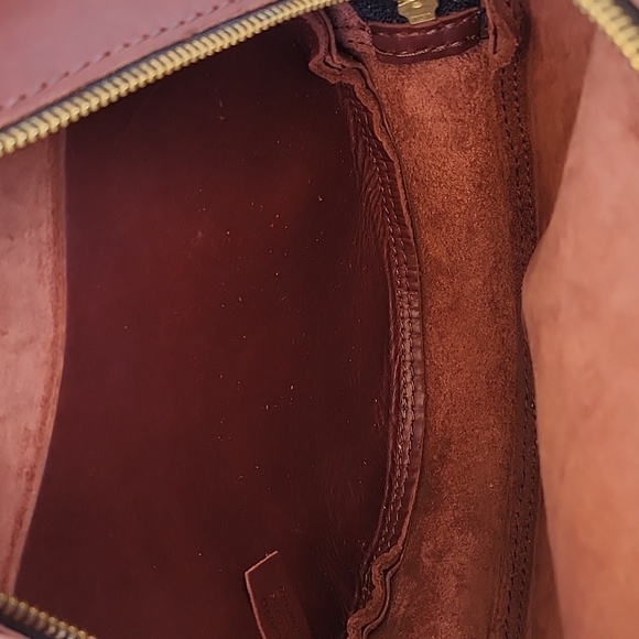 PORTLAND LEATHER 9" ROUND LEATHER CROSSBODY BAG - Picture 9 of 11